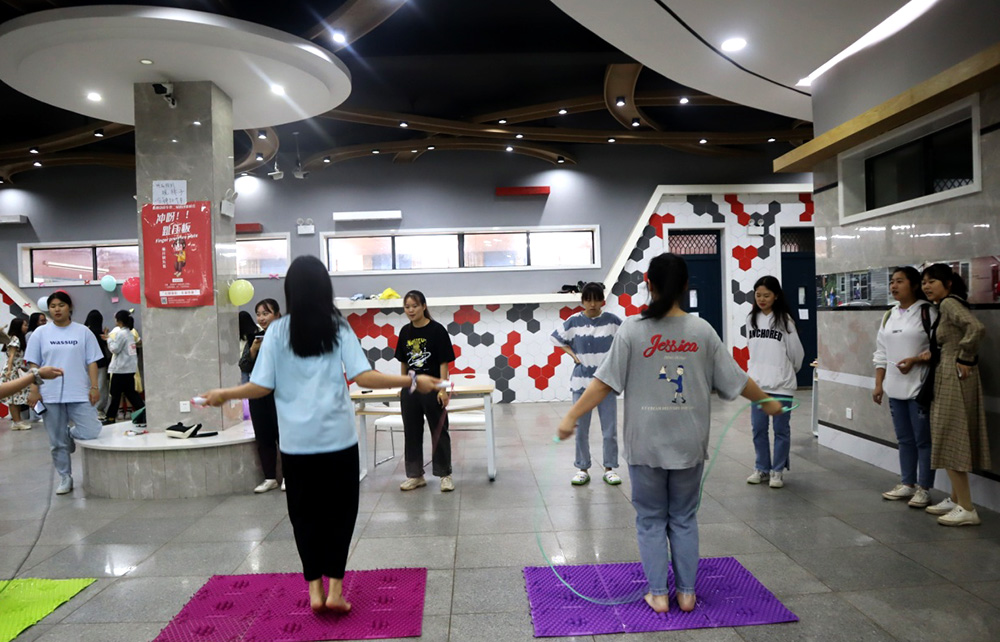 衡阳幼高专举办第二届心理游园会