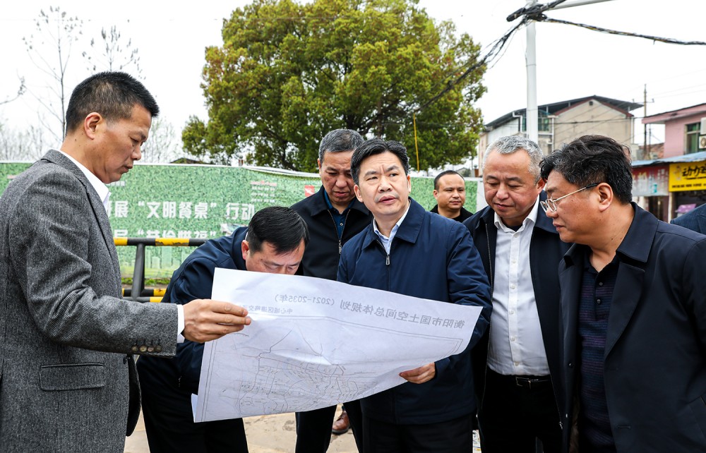 市人大常委副主任欧杏调研我校食品安全工作和周边道路建设