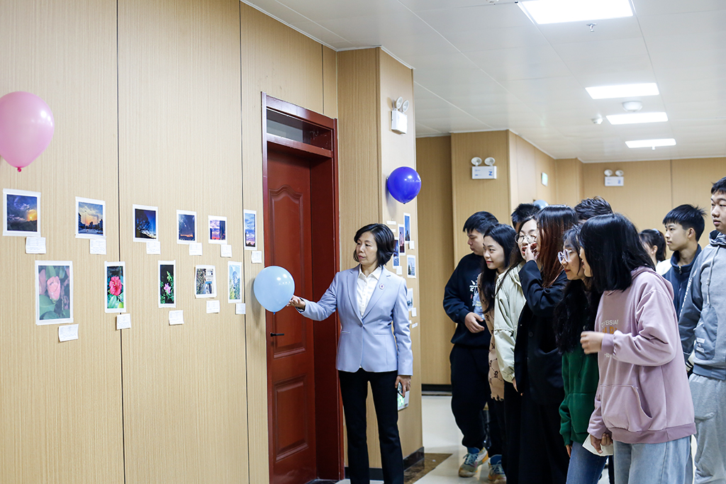 衡阳幼儿师专举办“以书叙情义，以画见远方”艺术展